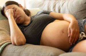 How a Pregnant Woman Should Sleep 